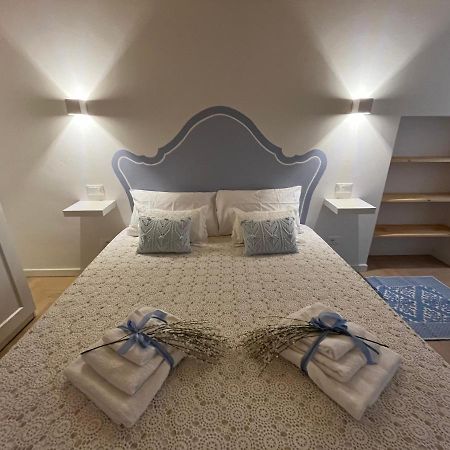 La Piccola Casa Al Lago - Intera Casa Con 3 Camere E 2 Box Salò Buitenkant foto