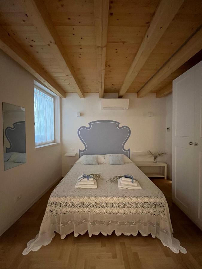 La Piccola Casa Al Lago - Intera Casa Con 3 Camere E 2 Box Salò Buitenkant foto