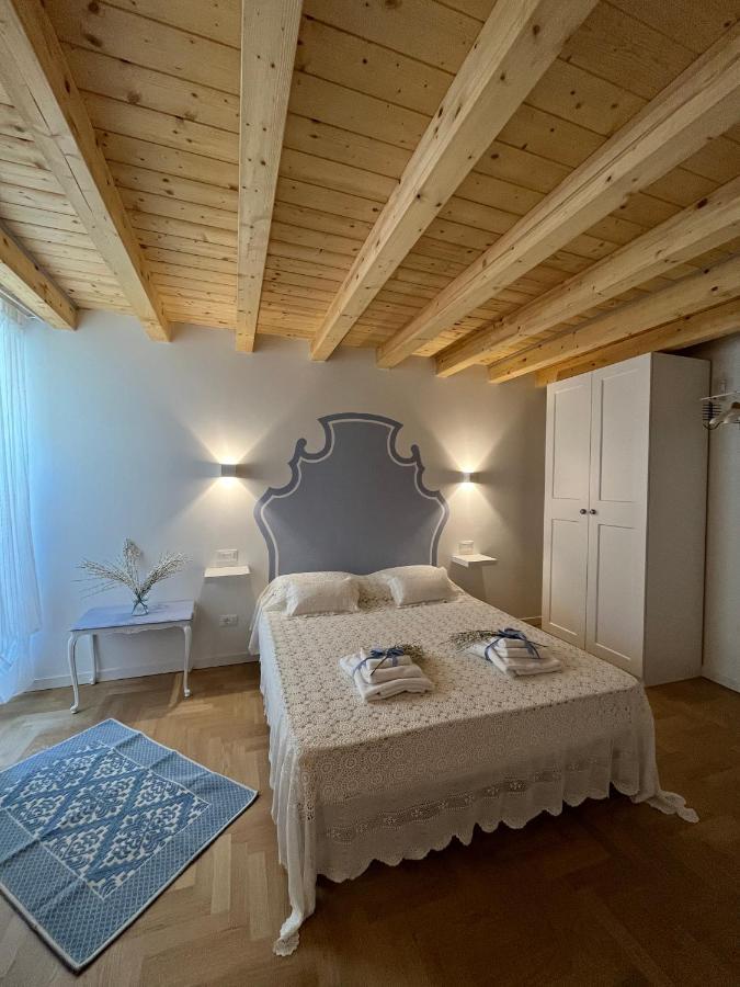 La Piccola Casa Al Lago - Intera Casa Con 3 Camere E 2 Box Salò Buitenkant foto