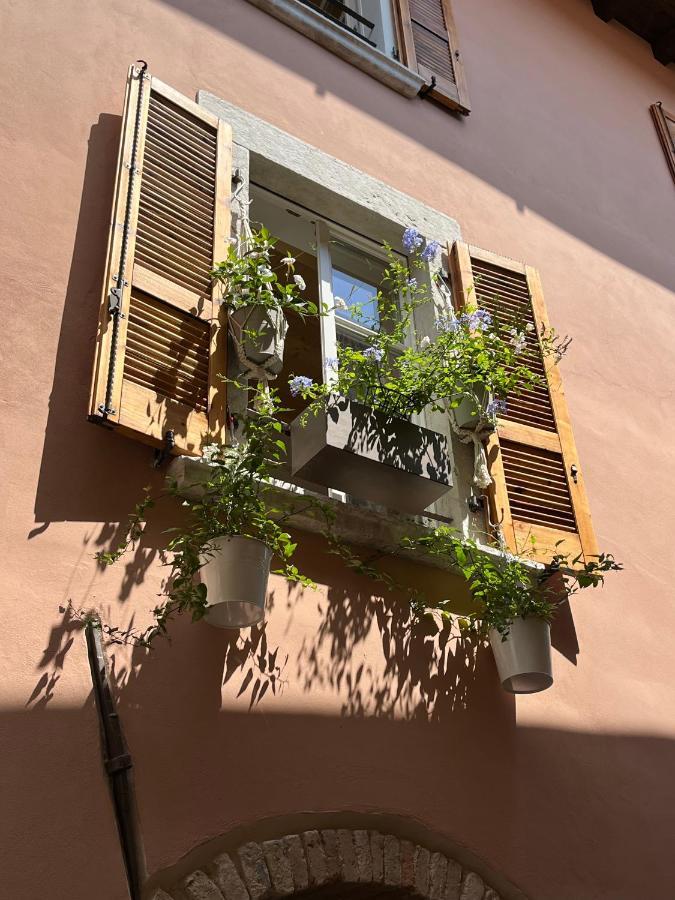La Piccola Casa Al Lago - Intera Casa Con 3 Camere E 2 Box Salò Buitenkant foto