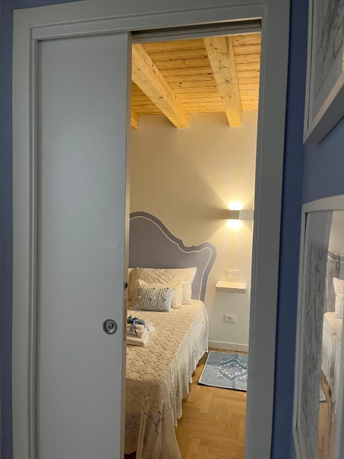 La Piccola Casa Al Lago - Intera Casa Con 3 Camere E 2 Box Salò Buitenkant foto