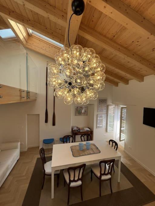 La Piccola Casa Al Lago - Intera Casa Con 3 Camere E 2 Box Salò Buitenkant foto