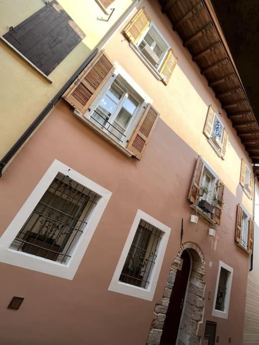 La Piccola Casa Al Lago - Intera Casa Con 3 Camere E 2 Box Salò Buitenkant foto