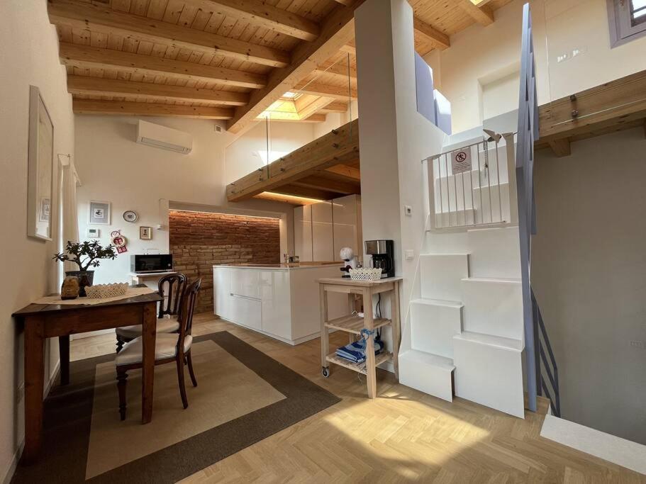 La Piccola Casa Al Lago - Intera Casa Con 3 Camere E 2 Box Salò Buitenkant foto