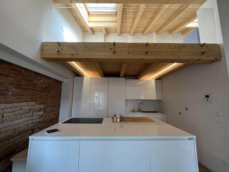 La Piccola Casa Al Lago - Intera Casa Con 3 Camere E 2 Box Salò Buitenkant foto