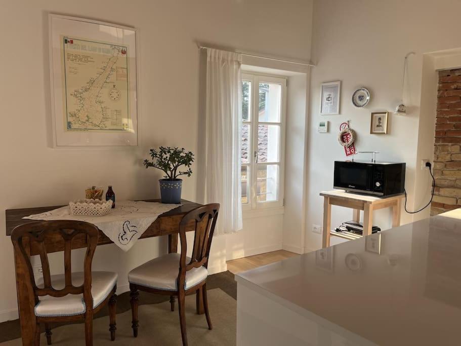 La Piccola Casa Al Lago - Intera Casa Con 3 Camere E 2 Box Salò Buitenkant foto
