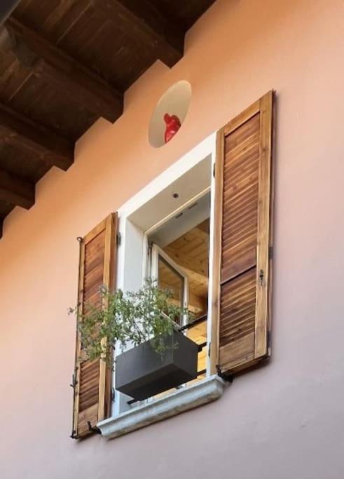 La Piccola Casa Al Lago - Intera Casa Con 3 Camere E 2 Box Salò Buitenkant foto