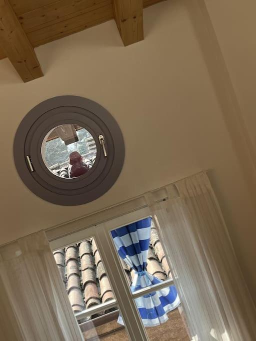 La Piccola Casa Al Lago - Intera Casa Con 3 Camere E 2 Box Salò Buitenkant foto