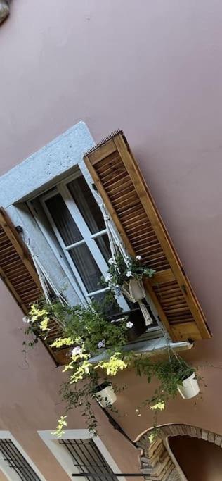 La Piccola Casa Al Lago - Intera Casa Con 3 Camere E 2 Box Salò Buitenkant foto