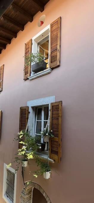 La Piccola Casa Al Lago - Intera Casa Con 3 Camere E 2 Box Salò Buitenkant foto